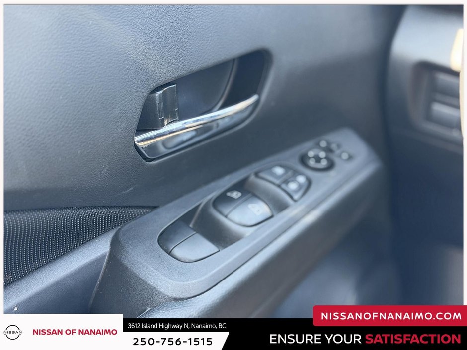 2025 Nissan Kicks Play S-14