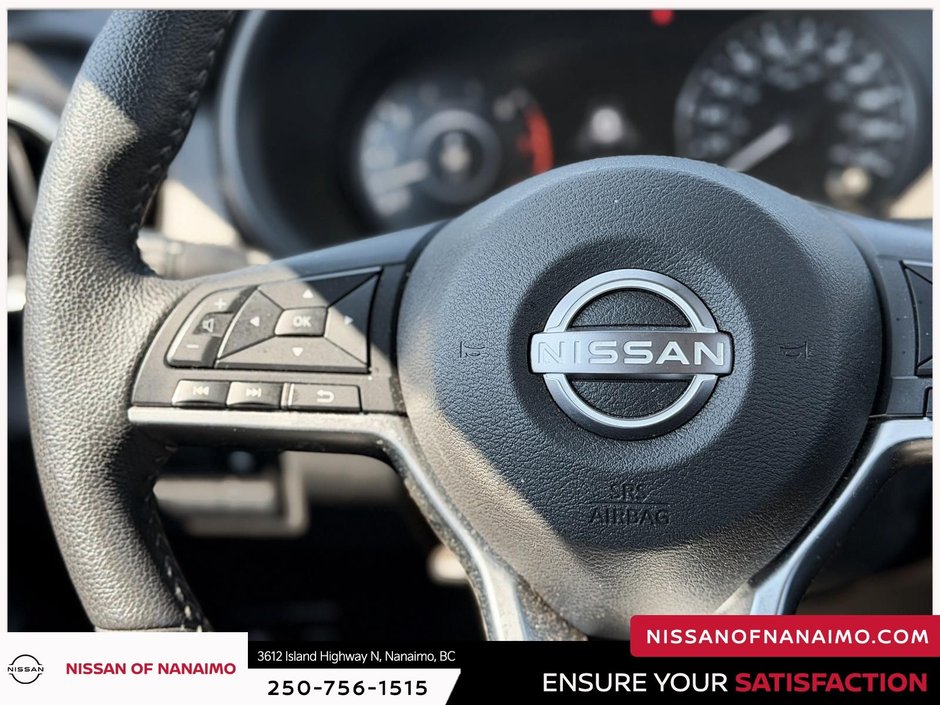 2025 Nissan Kicks Play S-8