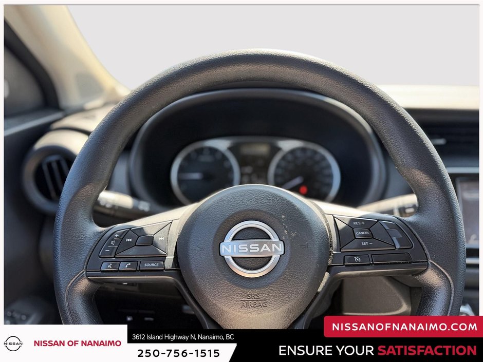 2025 Nissan Kicks Play S-6