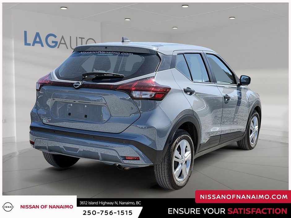 2025 Nissan Kicks Play S-15
