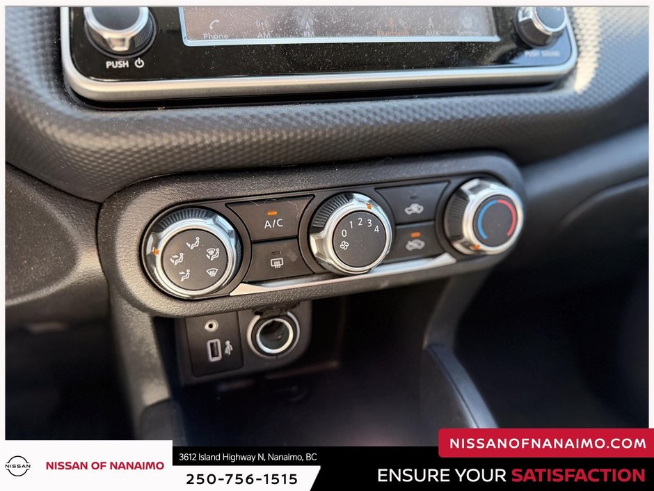 2025 Nissan Kicks Play S-9