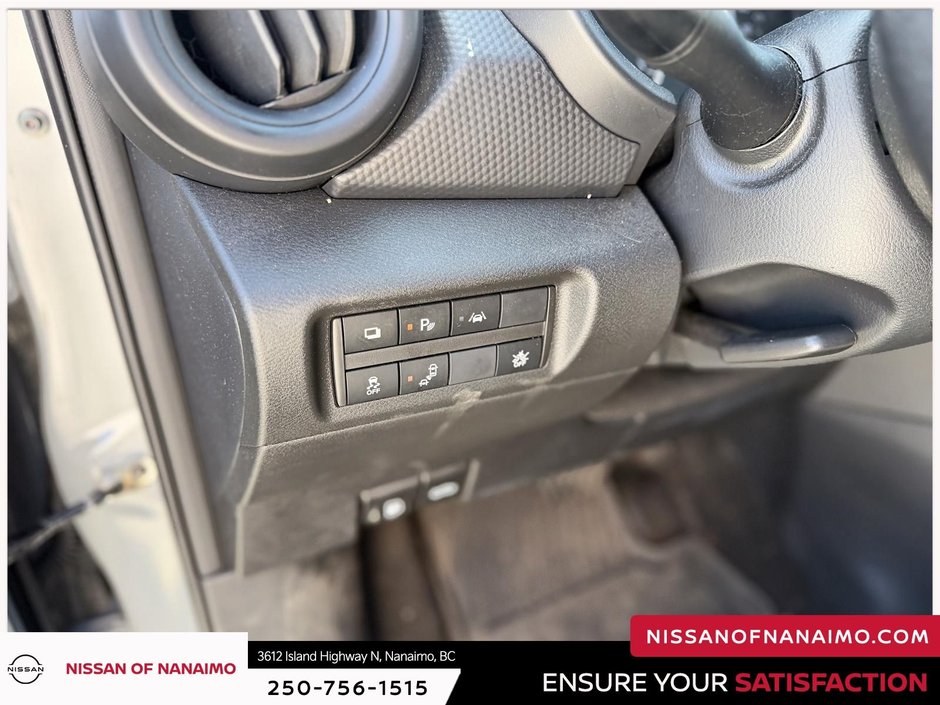 2025 Nissan Kicks Play S-31