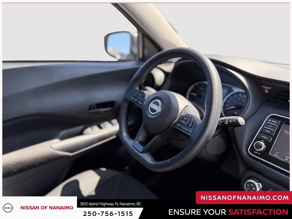 2025 Nissan Kicks Play S-29