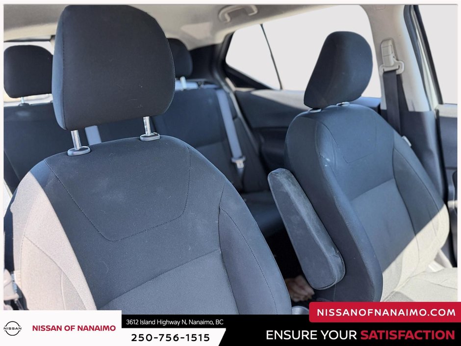 2025 Nissan Kicks Play S-27