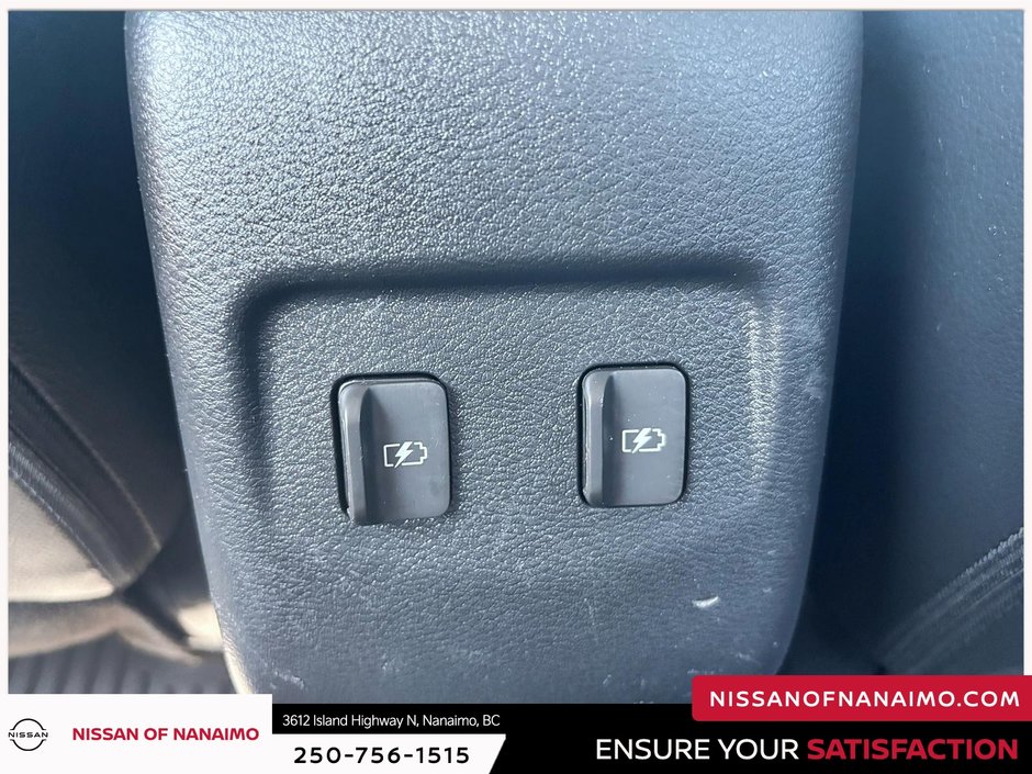 2021 Nissan Kicks SR-11