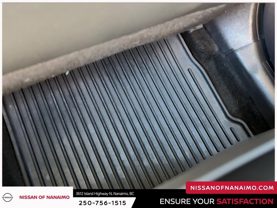 2021 Nissan Kicks SR-11