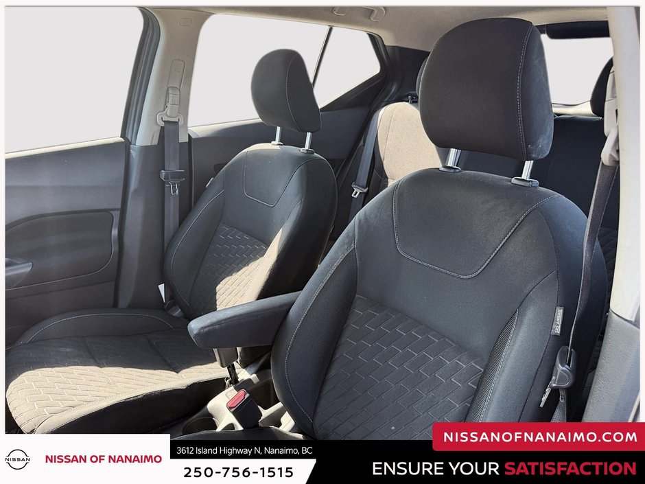 2022 Nissan Kicks S-12