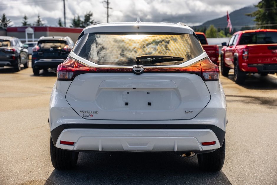 2023 Nissan KICKS SR-5