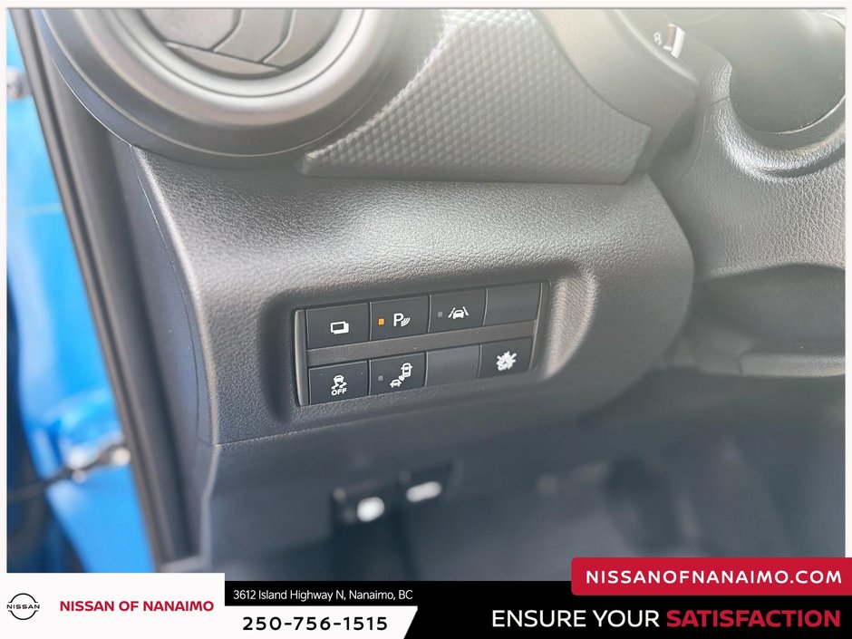 2023 Nissan Kicks S-17