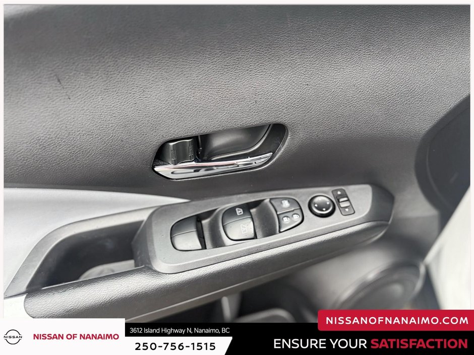 2023 Nissan Kicks SR-21