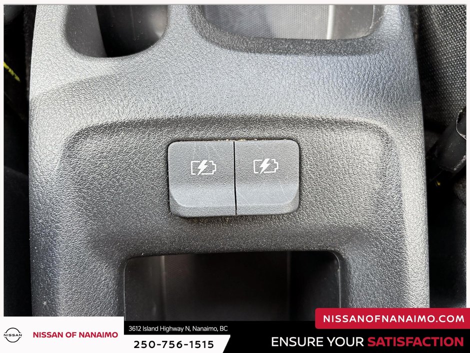 2024 Nissan Kicks S-19