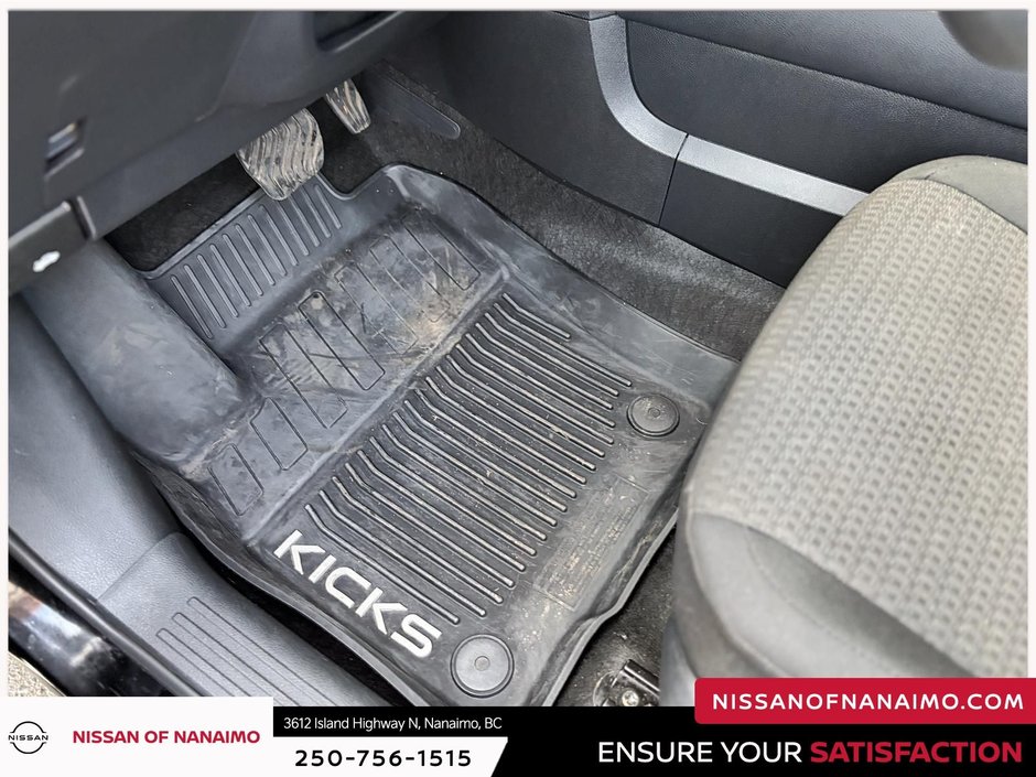 2025 Nissan Kicks S-32