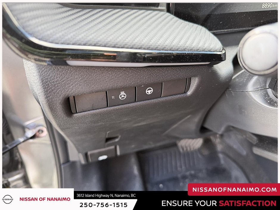 2025 Nissan Kicks SR-33