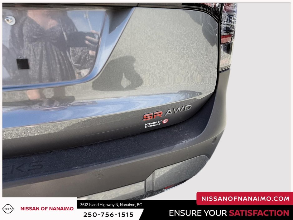 2025 Nissan Kicks SR-10