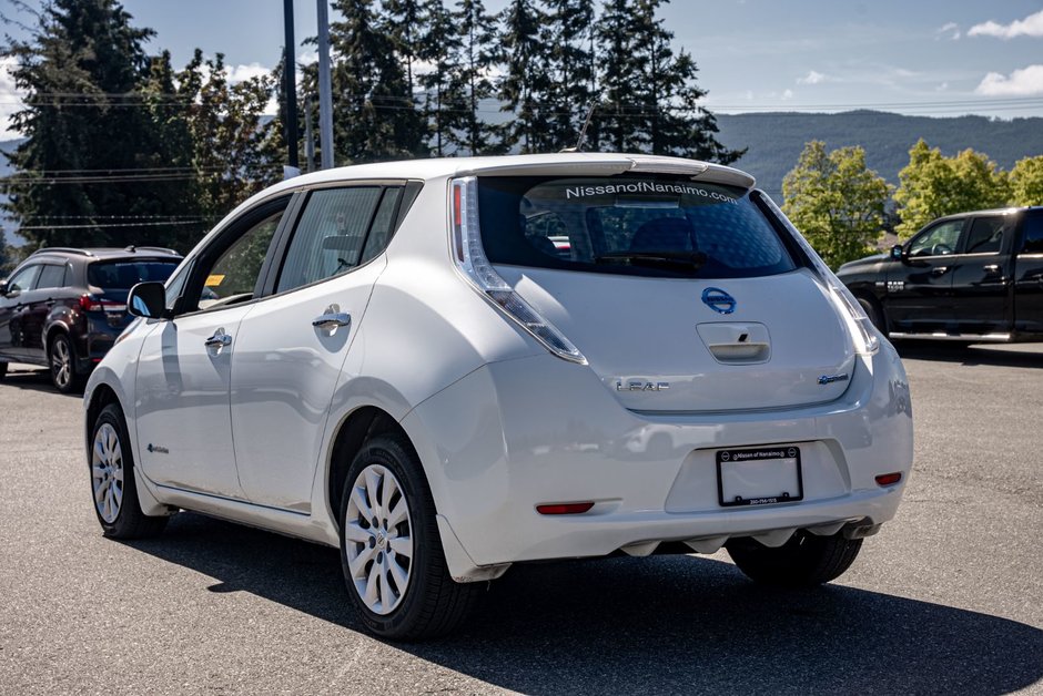 2015 Nissan Leaf S-4