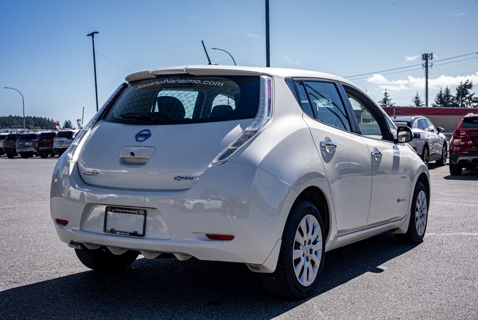 2015 Nissan Leaf S-6