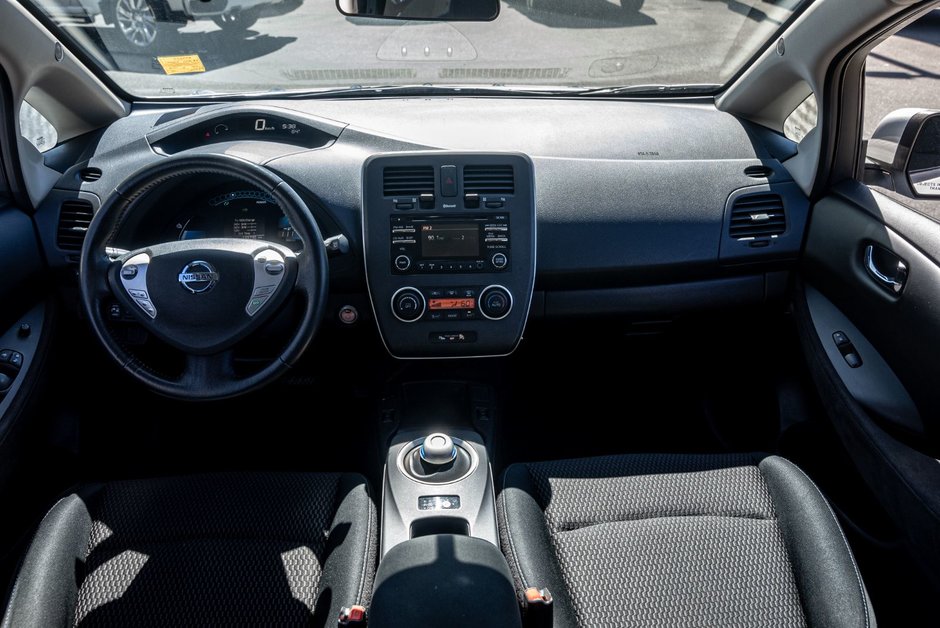 2015 Nissan Leaf S-9