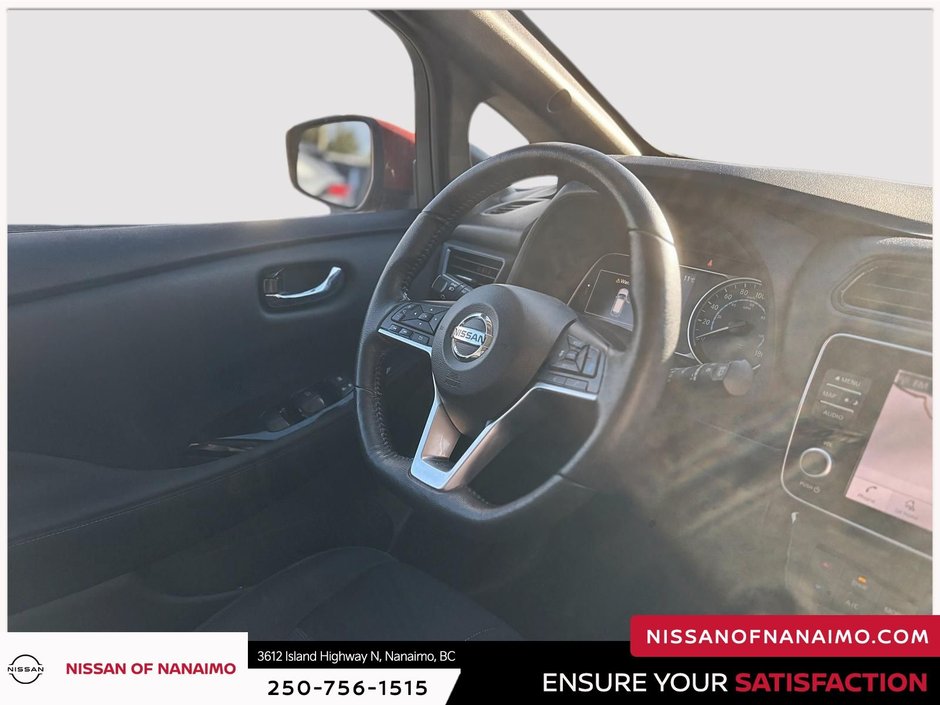 2022 Nissan Leaf SV Plus-17