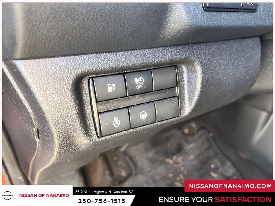 2022 Nissan Leaf SV Plus-21