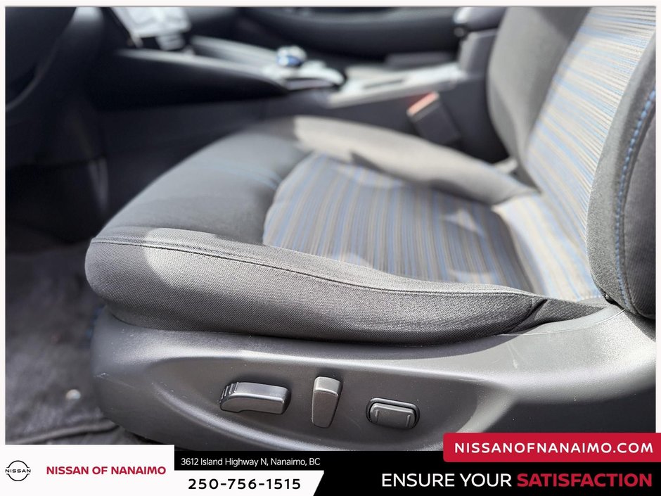 2024 Nissan Leaf SV Plus-29