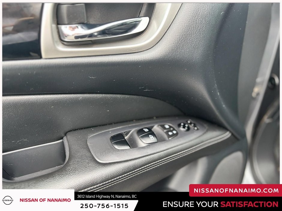 2018 Nissan Pathfinder SV-25