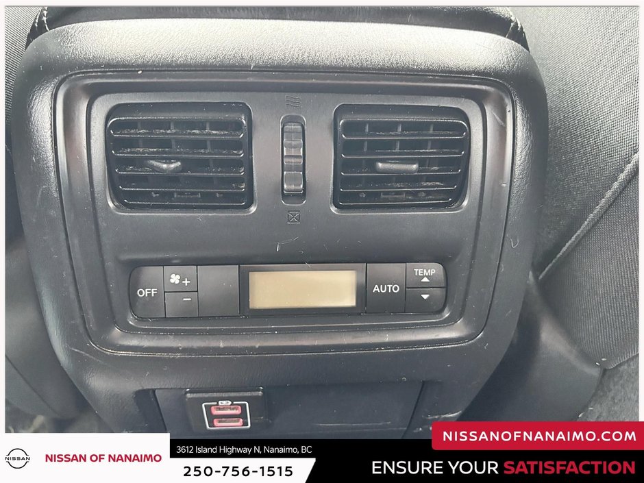 2018 Nissan Pathfinder SV-10