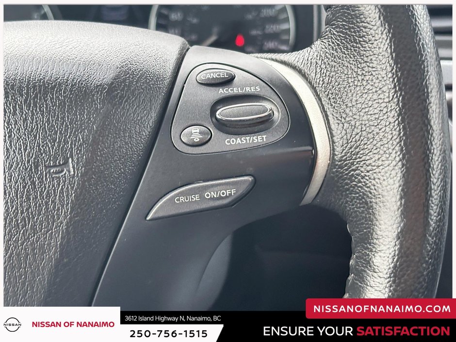 2020 Nissan Pathfinder SL-29