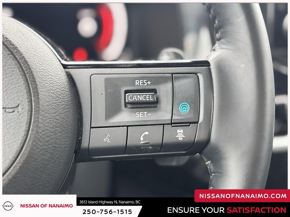 2023 Nissan Pathfinder Platinum-23