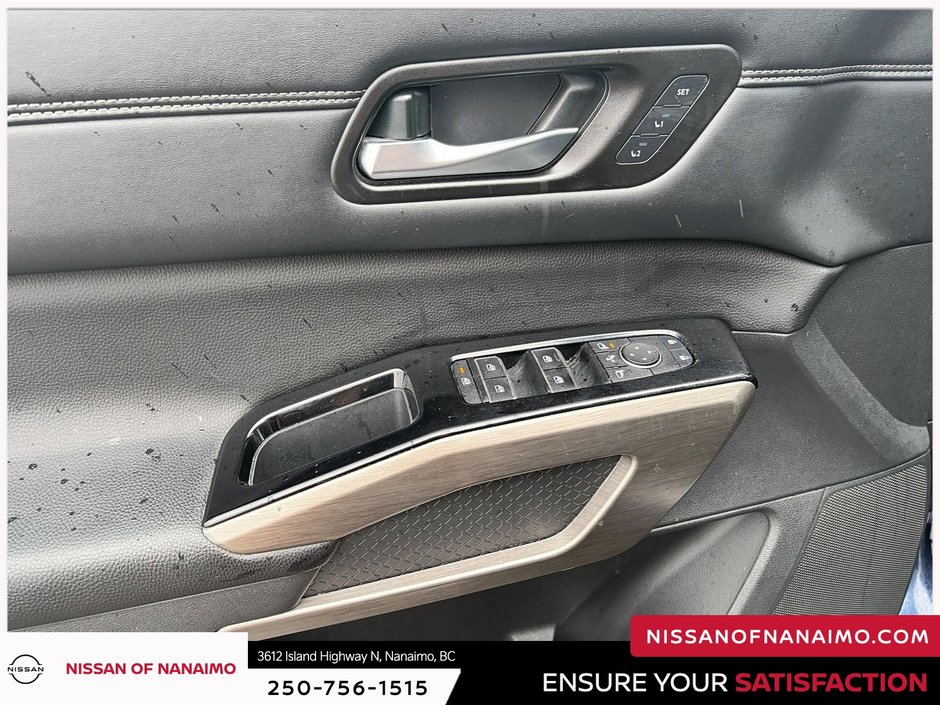 2023 Nissan Pathfinder Platinum-34