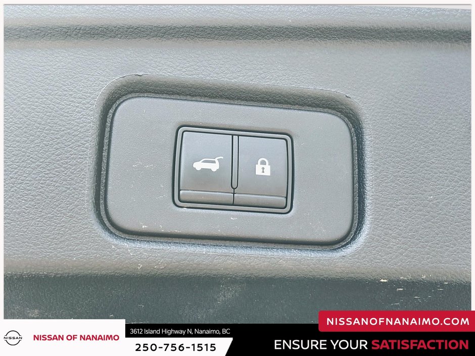 2023 Nissan Pathfinder SL-9