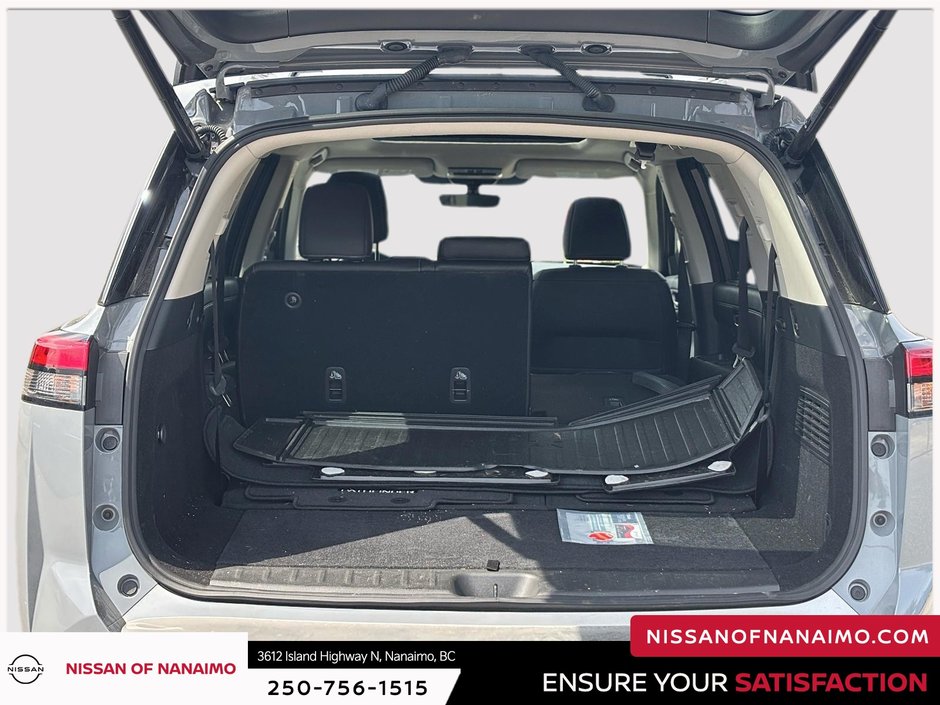 2023 Nissan Pathfinder SL-8