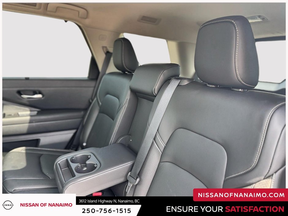 2023 Nissan Pathfinder SL-12