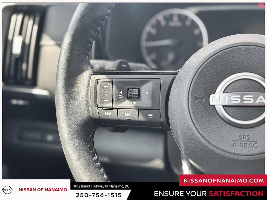 2023 Nissan Pathfinder SL-25