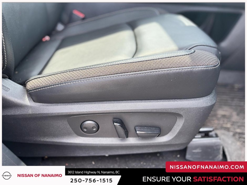2023 Nissan Pathfinder SL-29