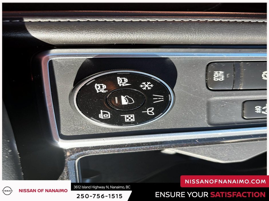 2023 Nissan Pathfinder SL-46