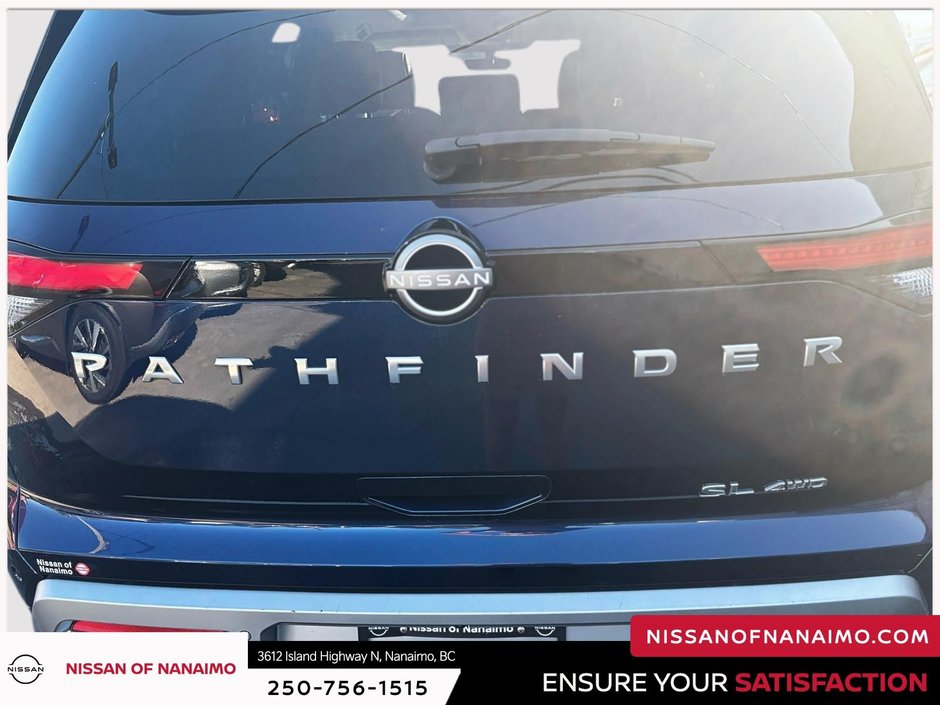 2023 Nissan Pathfinder SL-8