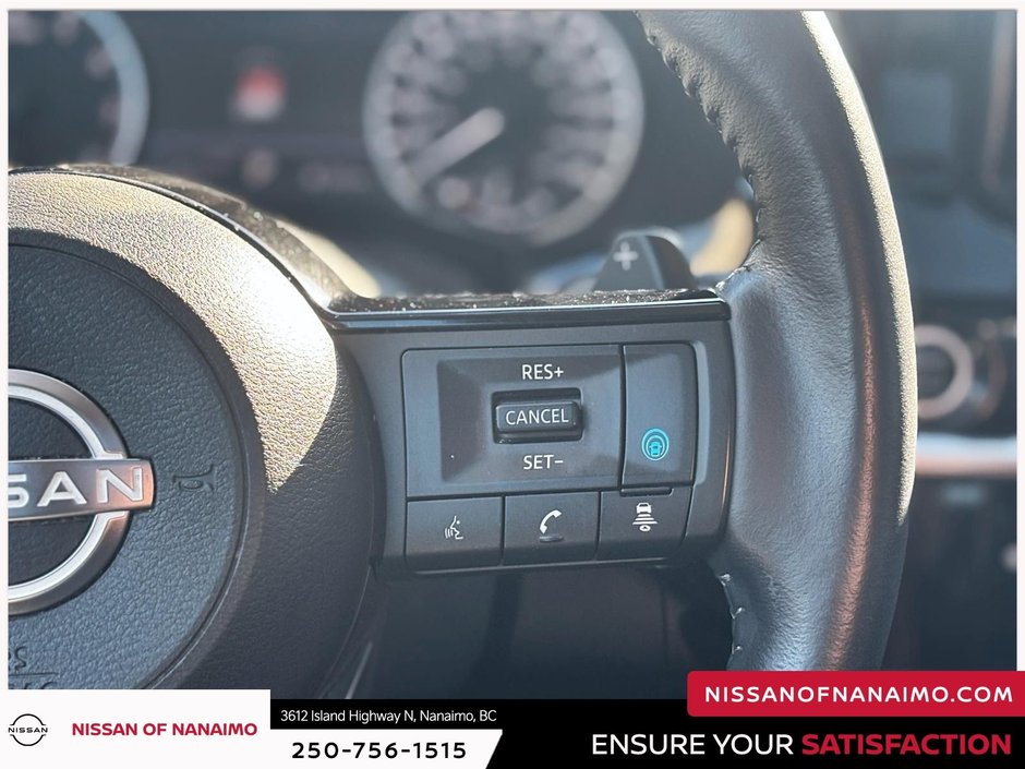 2023 Nissan Pathfinder SL-23