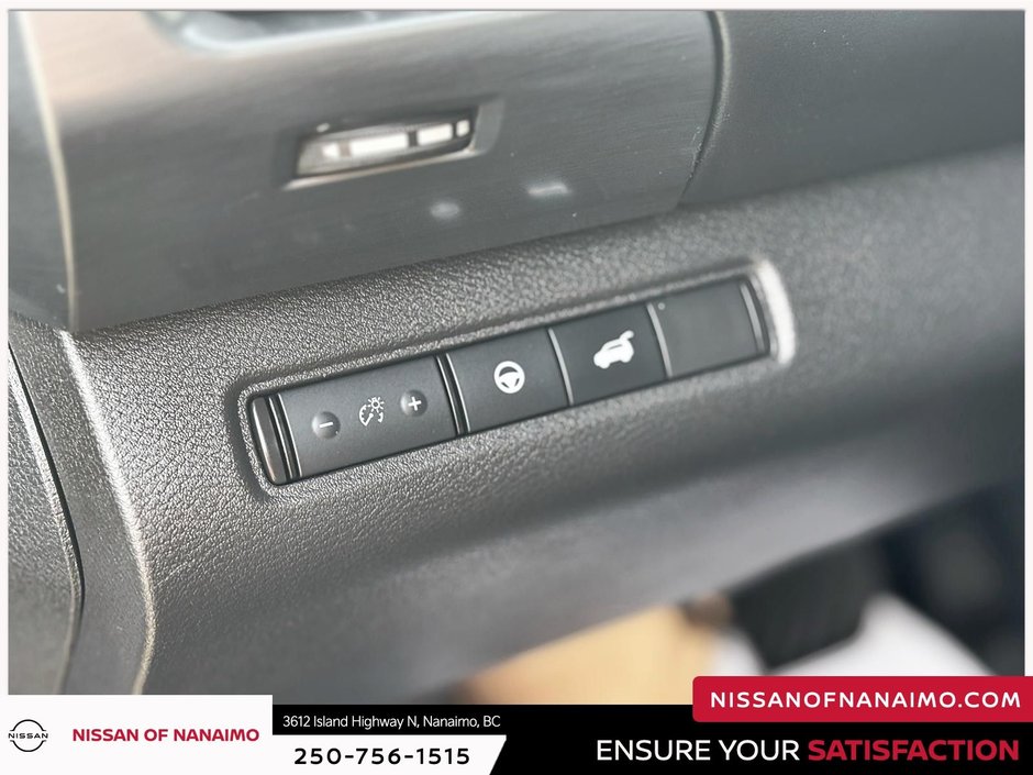 2024 Nissan Pathfinder SL-23
