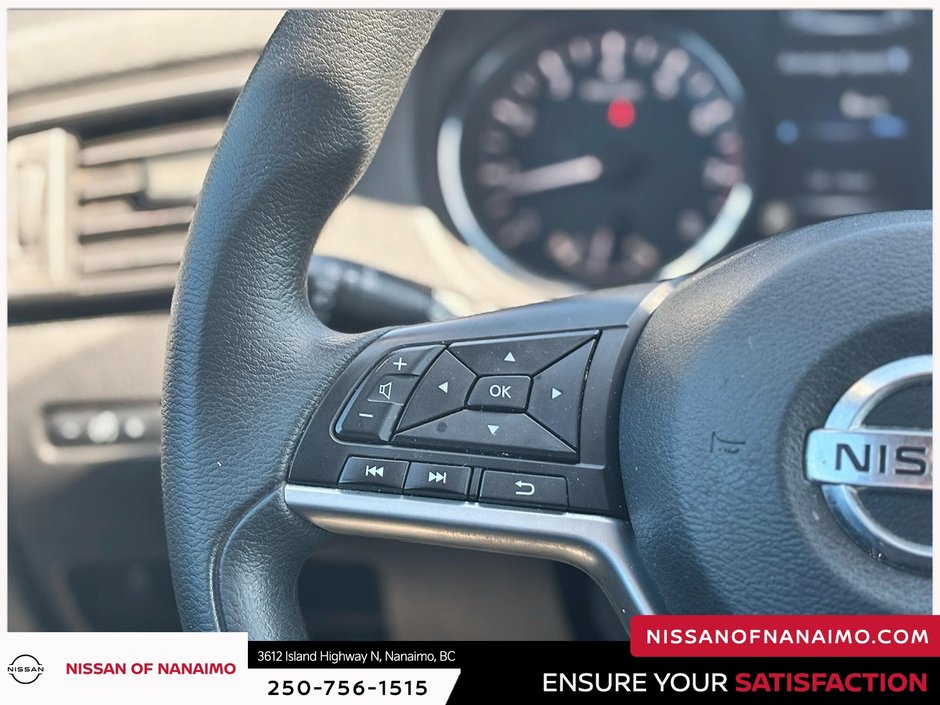 2017 Nissan Rogue SV-19