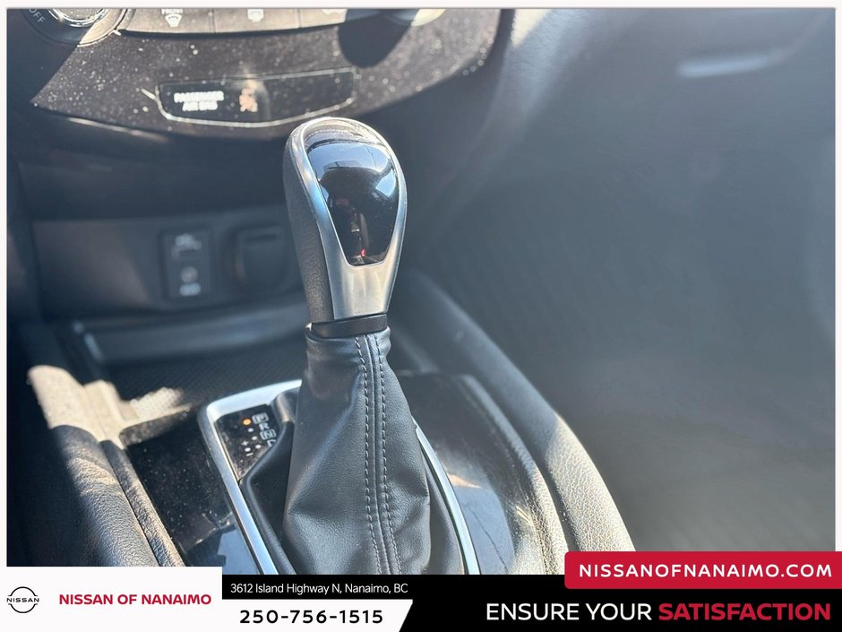 2017 Nissan Rogue SV-21