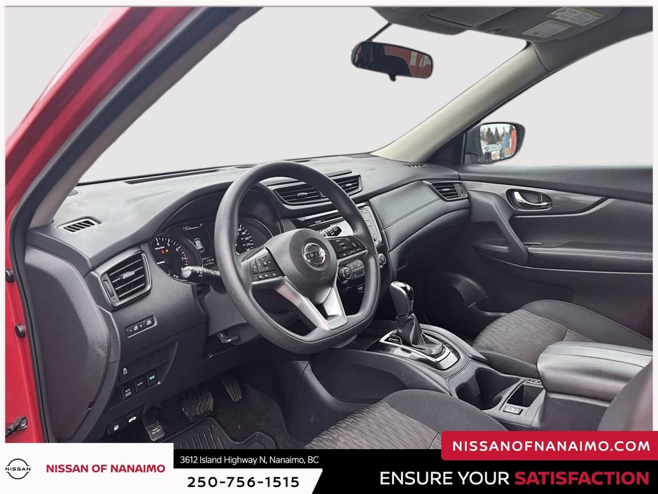 2017 Nissan Rogue SV-27
