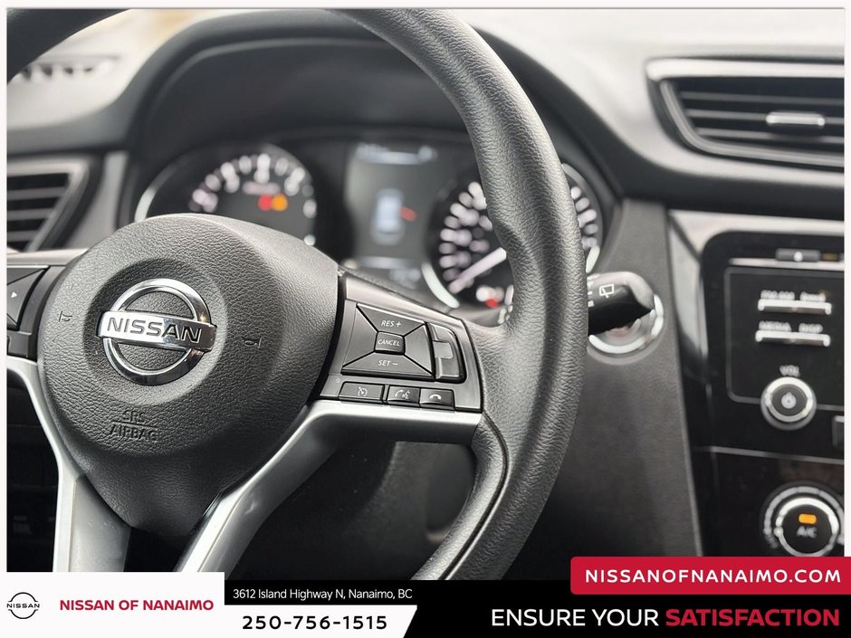 2017 Nissan Rogue SV-18