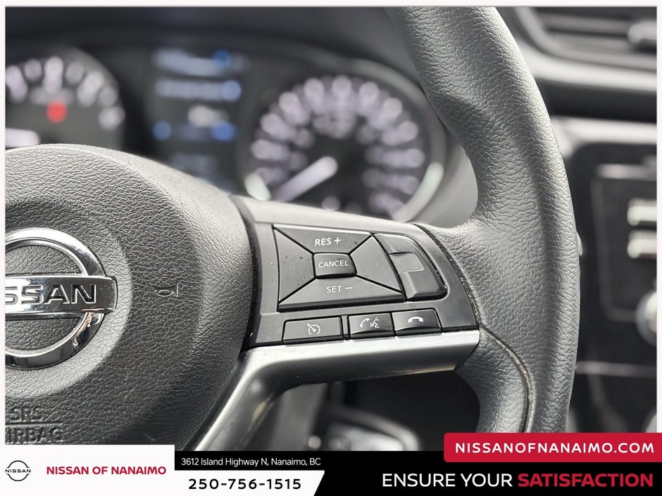 2017 Nissan Rogue S-14