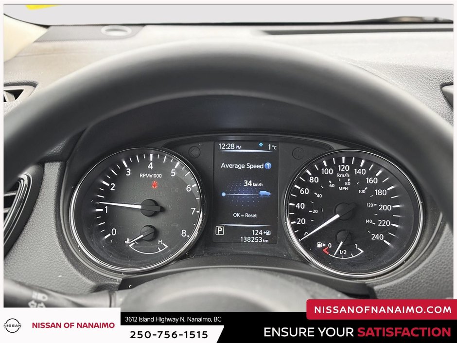 2017 Nissan Rogue S-16