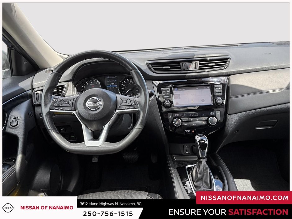 2017 Nissan Rogue SL-28