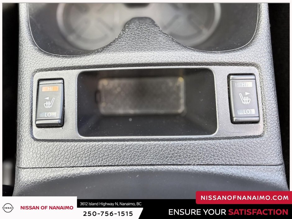 2017 Nissan Rogue SL-36