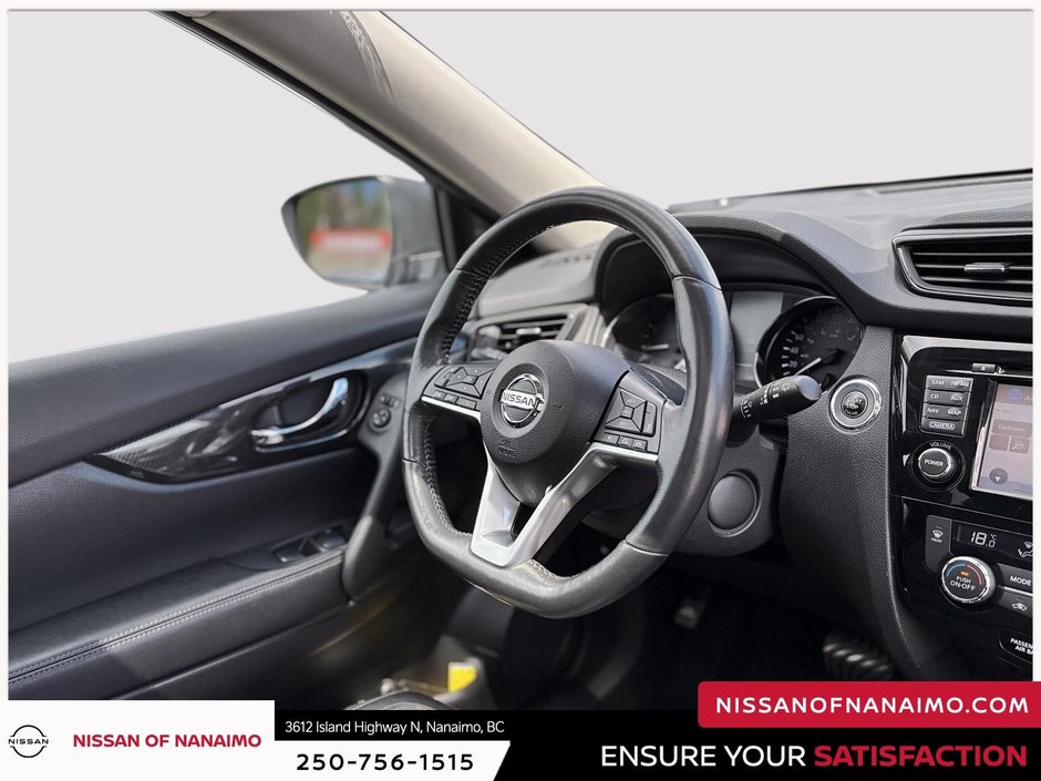 2017 Nissan Rogue SL-35