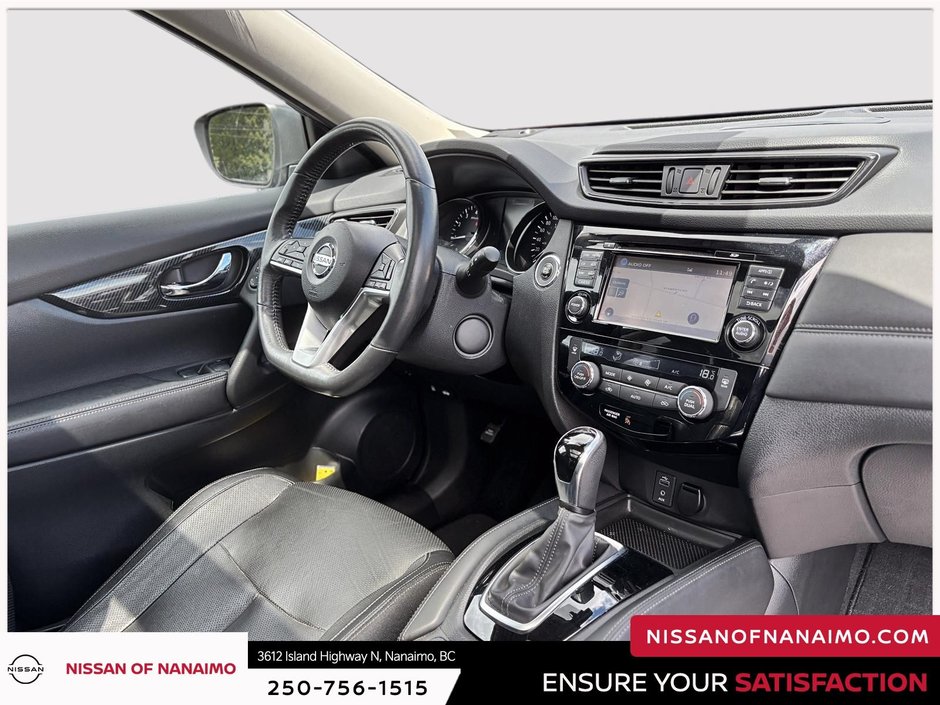 2017 Nissan Rogue SL-34
