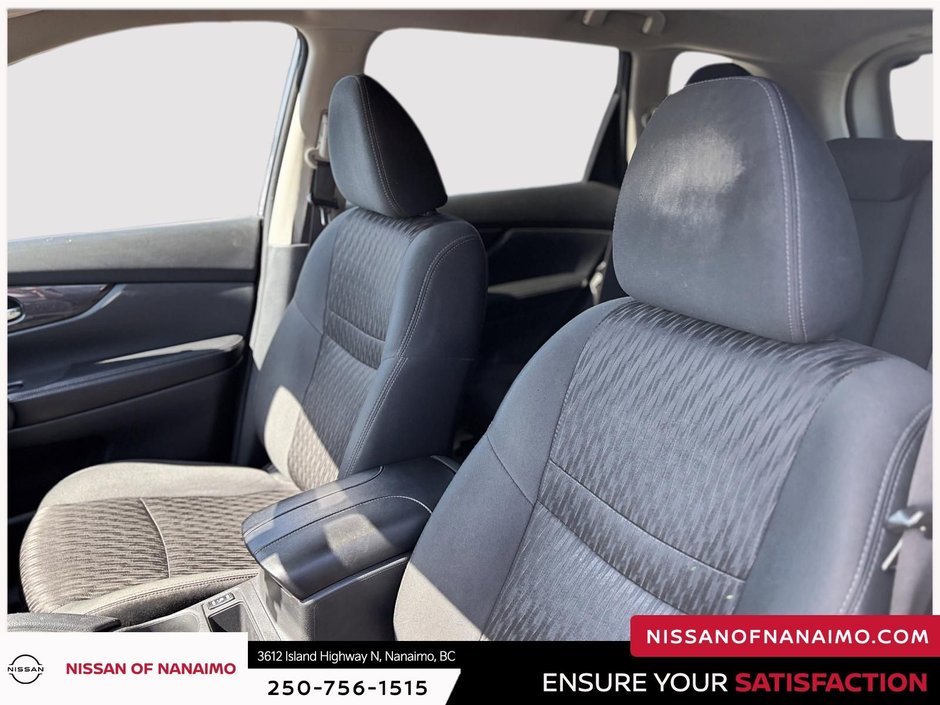 2019 Nissan Rogue S-19