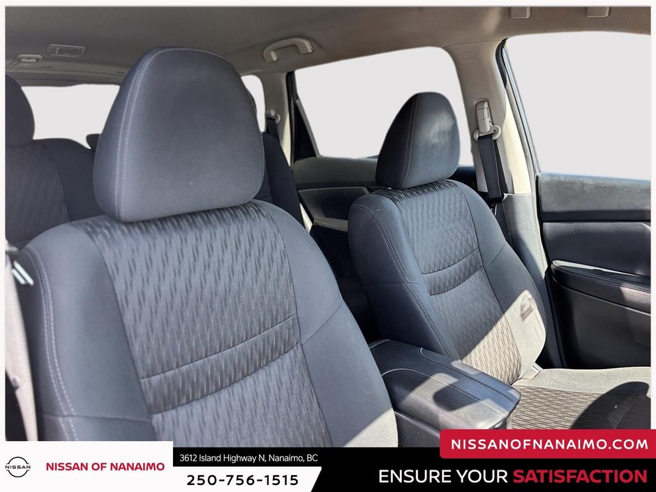 2019 Nissan Rogue S-14